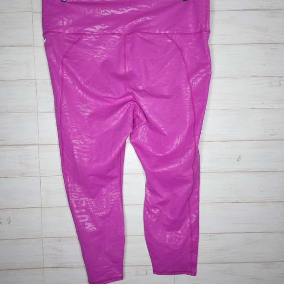 Fabletics High-Waisted Printed PowerHold 7/8 - Picture 5 of 11